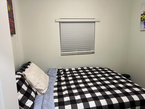 1 bedroom, WiFi, bed sheets