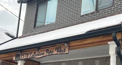 Charming 1-bedroom/ kitchen n a house in beautiful Toronto with WiFi, AC, Female