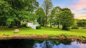 Front of property - Pondfront Gem Minutes From Hudsons Best Shops & Cafes The Stillwater House (Ghent)