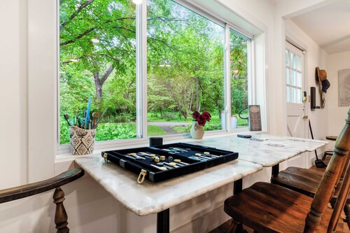 Pondfront Gem Minutes From Hudsons Best Shops & Cafes The Stillwater House