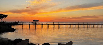 Book 6 nights, get the 7th FREE! Amazing Views on beautiful Saint George Island