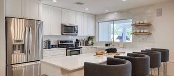 Sol Vista Private Oasis w/ Pool, Putting Green, and Prime Location