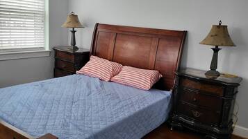 3 slaapkamers, een kluis op de kamer, een bureau