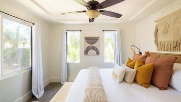 5 bedrooms, desk, iron/ironing board, travel crib