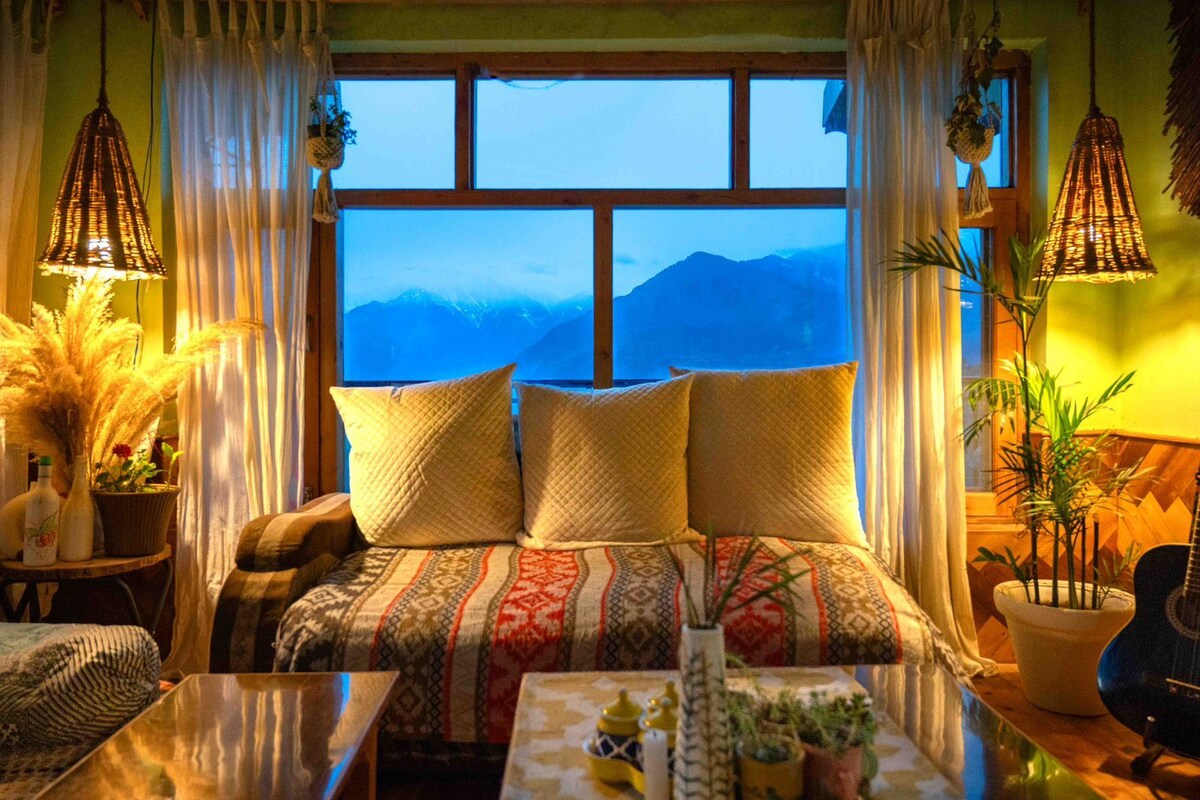 The Panorama Loft – 4-Person Luxury 🏔️ – Where elegance meets the mountains