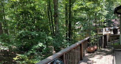Beautiful townhome with large, sunny atrium and back deck. Sleeps
6.