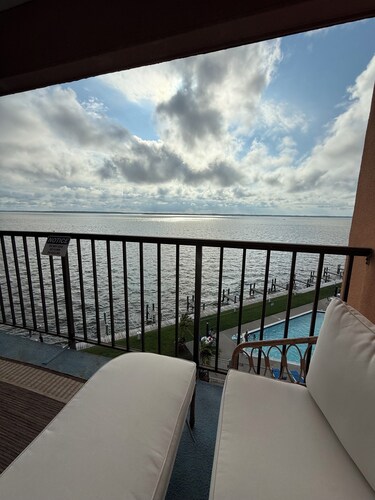 Cozy Bayfront 1-Bedroom Condo, The Perfect Ocean City Getaway!