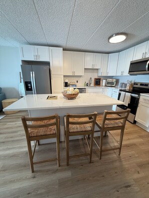 Mikrowelle, Ofen, Herdplatte, Geschirrspüler