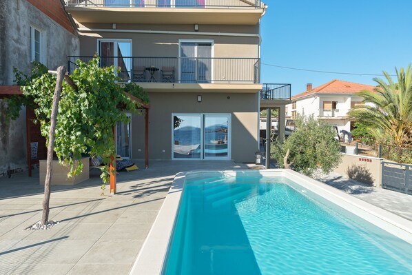 Outdoor pool - Luxury apartments Lun - Apt 1 (Lun)