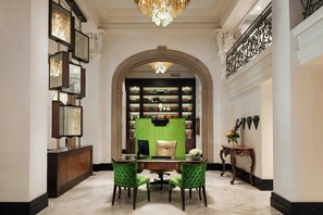 Lobby - The St. Anthony A Luxury Collection Hotel San Antonio (San Antonio)