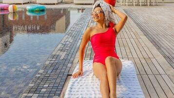 Indoor pool, outdoor pool