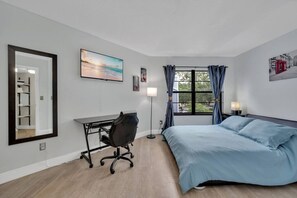 1 habitación, escritorio, tabla de planchar con plancha y wifi 