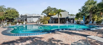 Cozy Golf Condo | 3 Pools, Gym, 15min to Airport