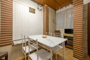 Dining - Holiday Home 'Lia' with Wi-Fi and Air Conditioning (Palermo)
