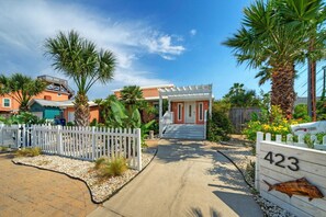 Interior - The Koi Marlin Port A Home w/ Pool, Pond, Grill & Near Beach + Marinas (Port Aransas)