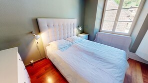 2 habitaciones, tabla de planchar con plancha y wifi gratis 