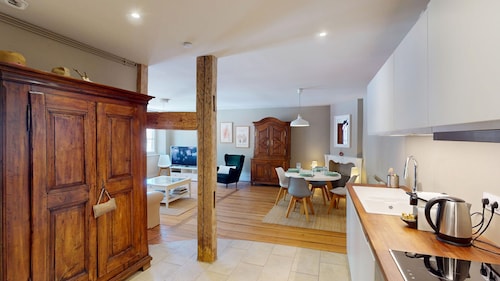Cour de l'Abbaye Andlau 4 adults 2 kids 2br