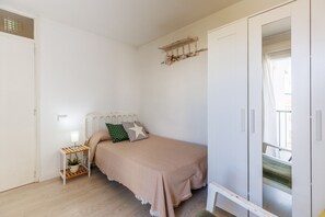 3 bedrooms, in-room safe, iron/ironing board, free WiFi