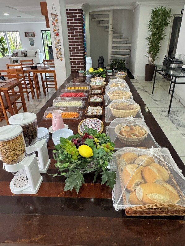 Free daily buffet breakfast
