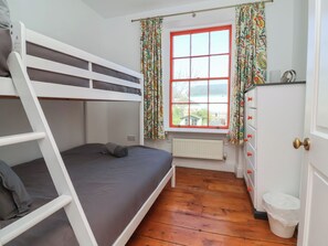 4 habitaciones, decoración personalizada y muebles diferentes