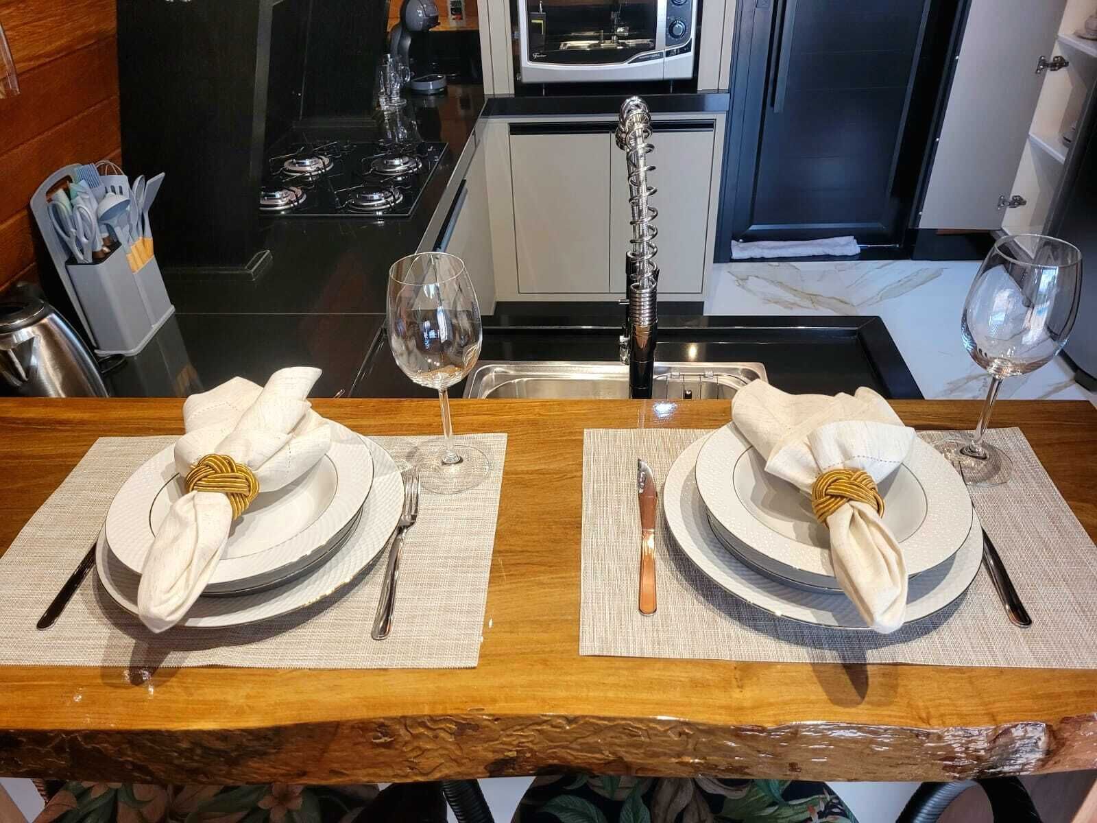 Micro-ondes, four, plaque de cuisson, serviettes en papier