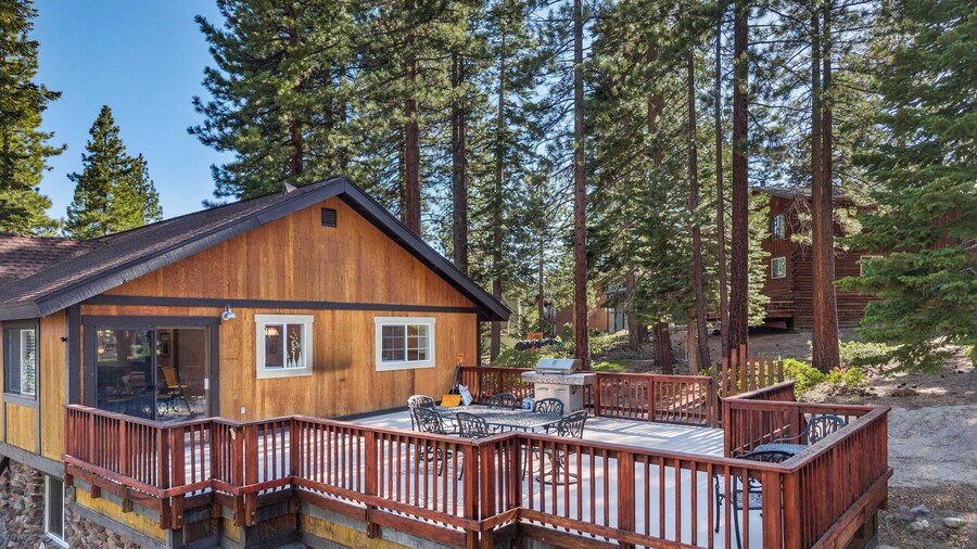 Geraldine Drive by Avantstay Hot Tub, Views, Walk to Trails + Game Room