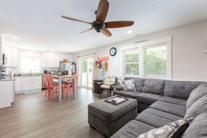 صورة غير مصنفة، 3 من 38، زرّ