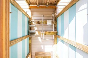 صورة غير مصنفة، 5 من 38، زرّ