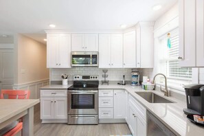 Unclassified image, 4 of 38, button - Short Walk to Beach, Coastal Home in Heart of NH! (Nags Head)