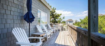 New Listing! Steps from beach & sound access