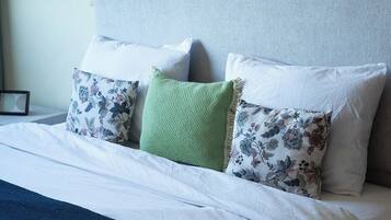 2 bedrooms, iron/ironing board, travel crib, free WiFi