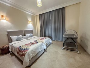 2 bedrooms, iron/ironing board, travel cot, free WiFi