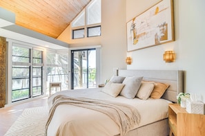 3 bedrooms, Internet, bed sheets - Stylish Waterfront Oasis in St Pete Beach (St Pete Beach)