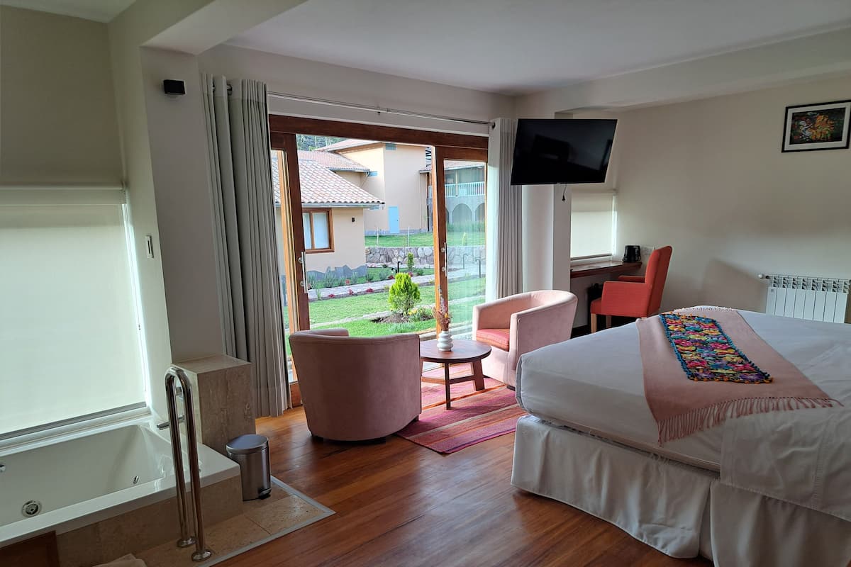 Superior Room, 1 King Bed, Garden View | In-room safe, blackout drapes, iron/ironing board, free WiFi