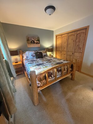 3 bedrooms, iron/ironing board, travel crib, WiFi