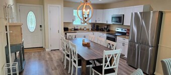 5 mins to Lake | Sleeps 7 | Boat Parking