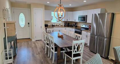 5 mins to Lake | Sleeps 7 | Boat Parking