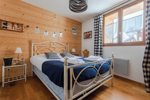 4 bedrooms, travel cot, Internet, bed sheets - Chalet Laura, Ski & Authenticity (Les Belleville)