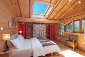 4 slaapkamers, een strijkplank/strijkijzer, reisbedje, internet