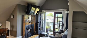 The Ivy On Parker Guest House