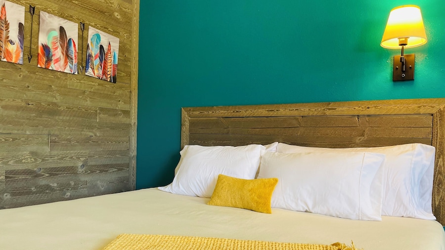 Historic Mora Inn and RV Park