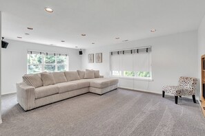 TV connectée, cheminée