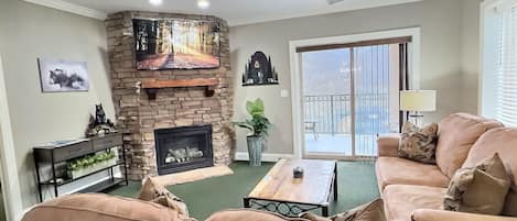 Una Smart TV, una chimenea