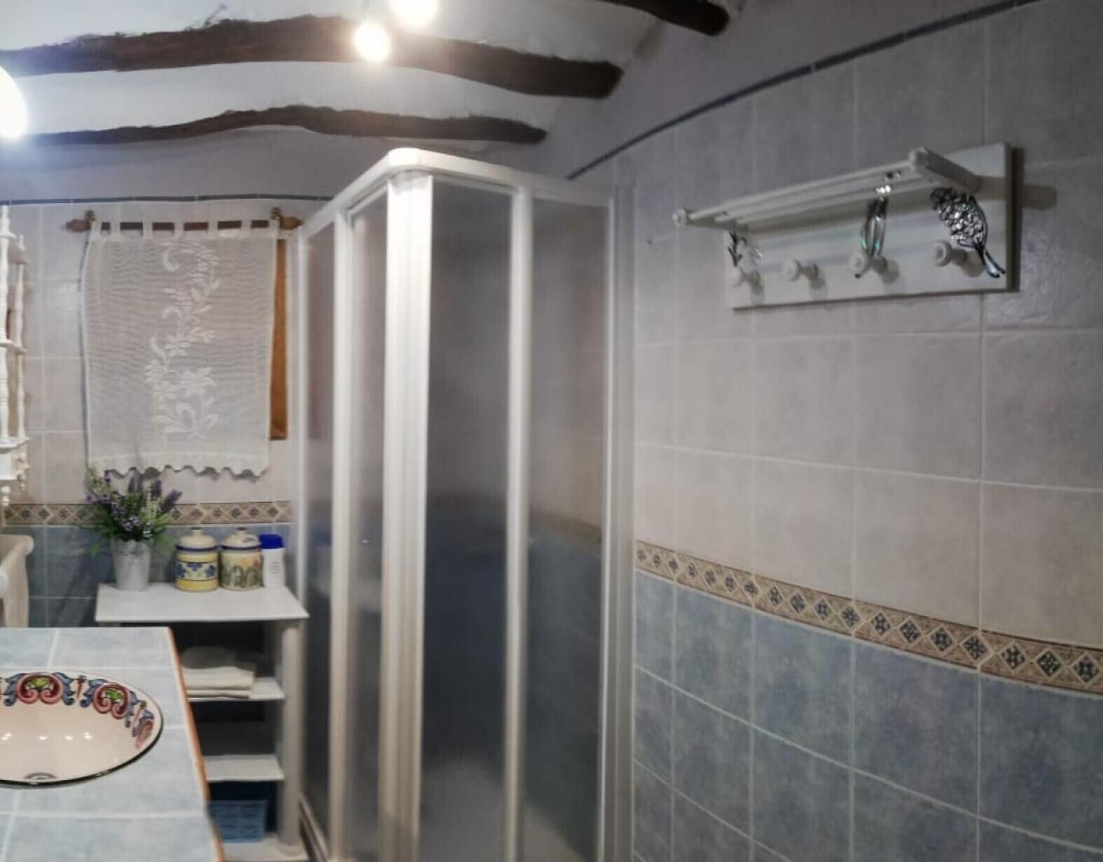Douche, serviettes fournies