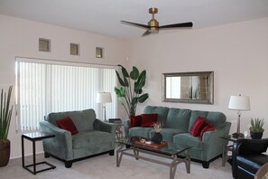 Smart TV, books - Raintree Casitas Charming 3-bdrm condo WiFi AC in wonderful Scottsdale (Scottsdale)