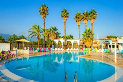 Mobile home 3 bedrooms 6 persons with swimming pool, 700 m from the beach