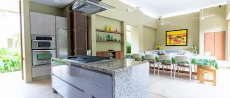 Casa, vistas al jardín | Cocina privada