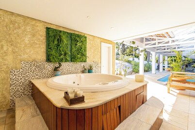 Oasis in the city - High standard mansion in Curitiba