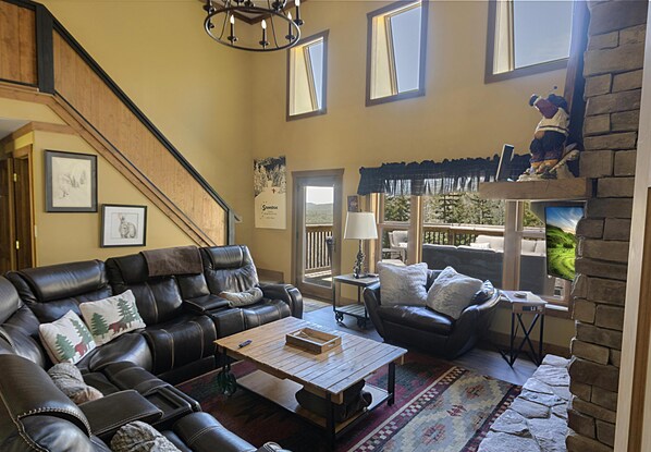 Smart-TV, Kamin, Tischfußball