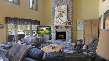 TV connectée, cheminée, baby-foot